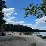 Na Morenowym Wzgorzu, Nad Jeziorem 別荘 *