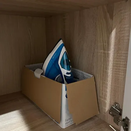 Na Morenowym Wzgorzu, Nad Jeziorem