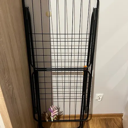 Na Morenowym Wzgorzu, Nad Jeziorem