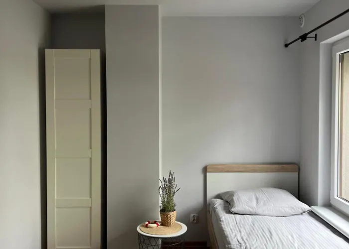 Na Morenowym Wzgorzu, Nad Jeziorem Mierzyn (Greater Poland)