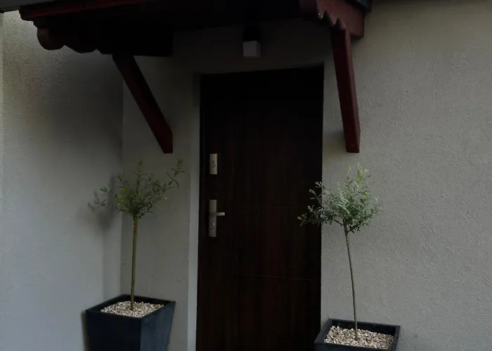 Na Morenowym Wzgorzu, Nad Jeziorem Mierzyn (Greater Poland)