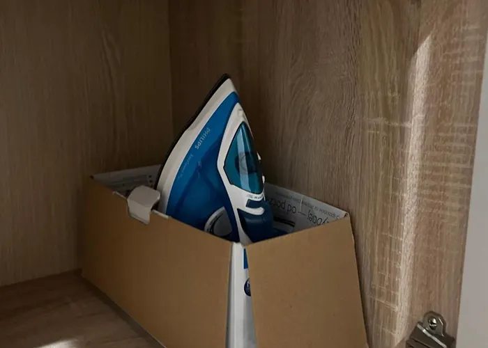 Na Morenowym Wzgorzu, Nad Jeziorem