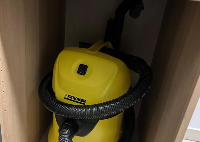 Na Morenowym Wzgorzu, Nad Jeziorem